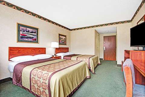 Super 8 by Wyndham Raleigh North East Super 8 by Wyndham Raleigh North East